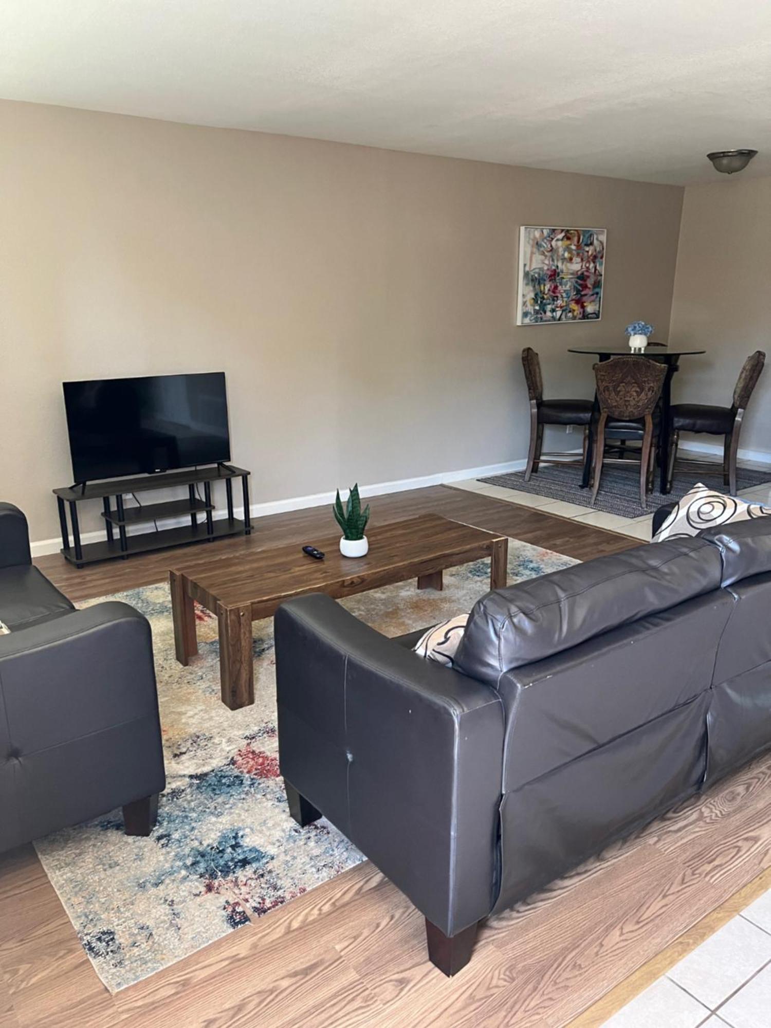 Serene 2Bed 1Bath Condo With Parking Fresno Exteriör bild