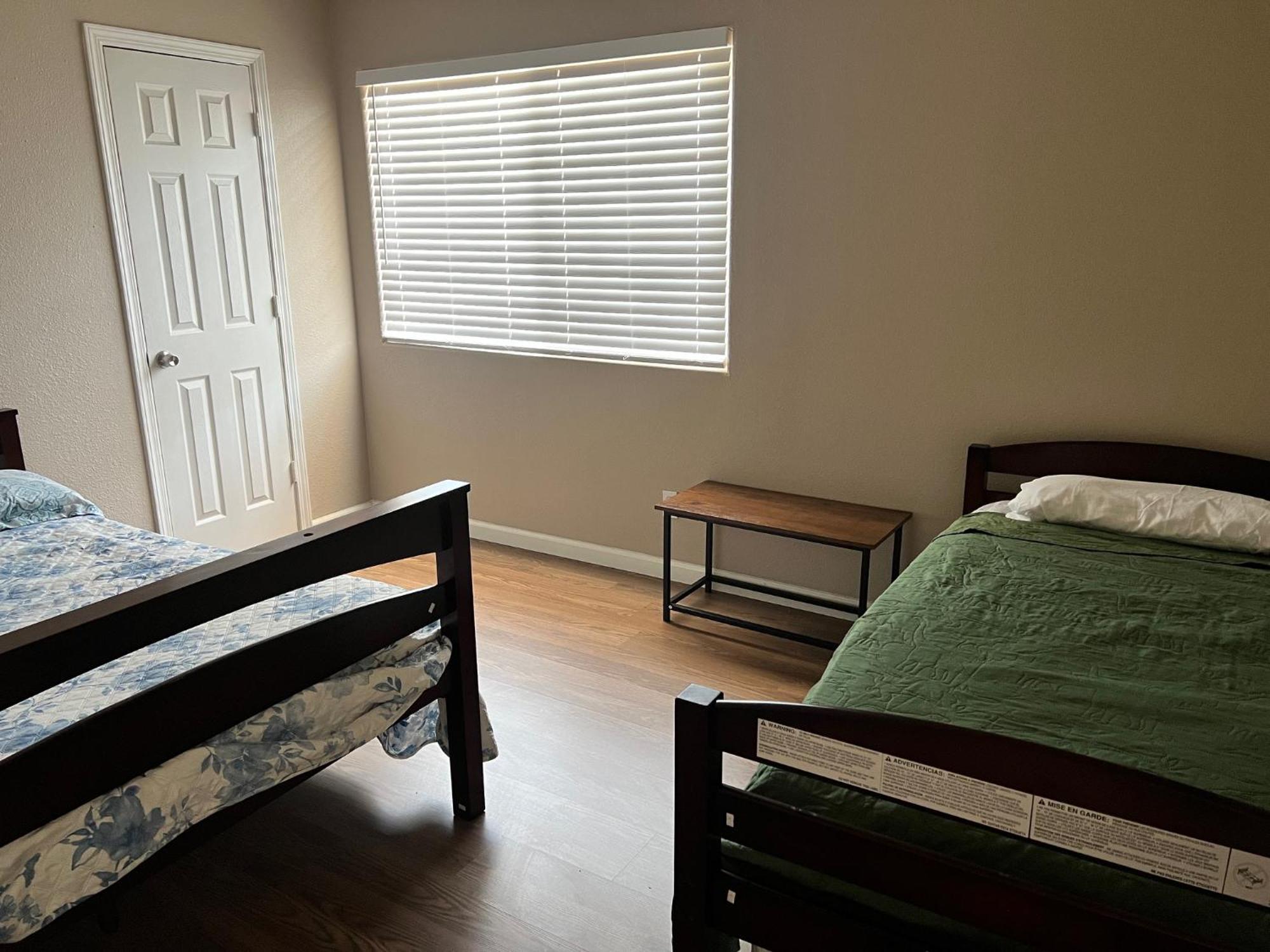Serene 2Bed 1Bath Condo With Parking Fresno Exteriör bild